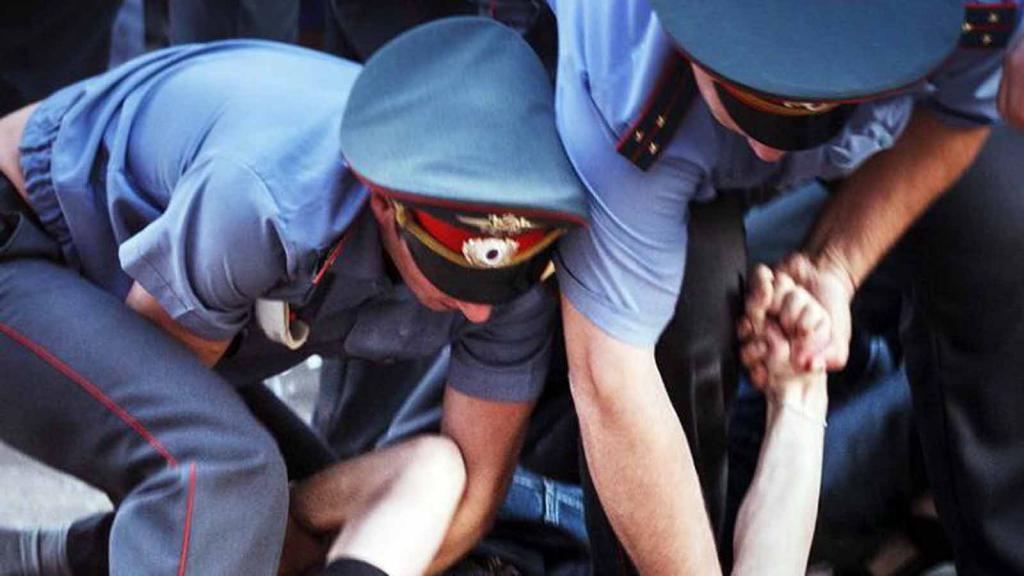 Policja trzyma łamacza prawa