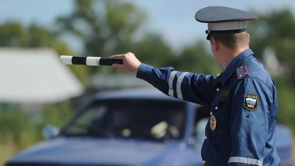 Inspektor policji drogowej zatrzymał się