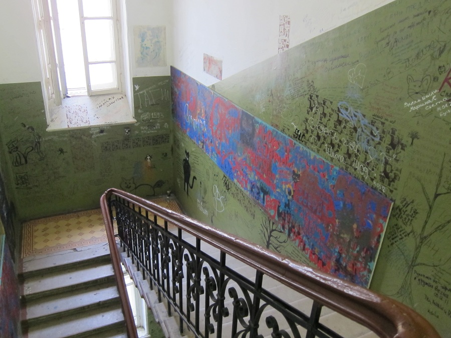 De ingang van het huis.
