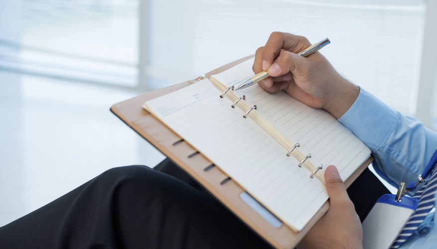 Hoe u een kasboek voor het jaar kunt krijgen