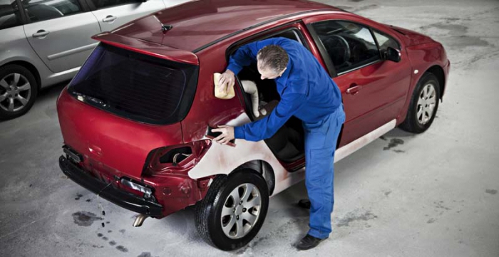 staat voor het schilderen van auto-onderdelen