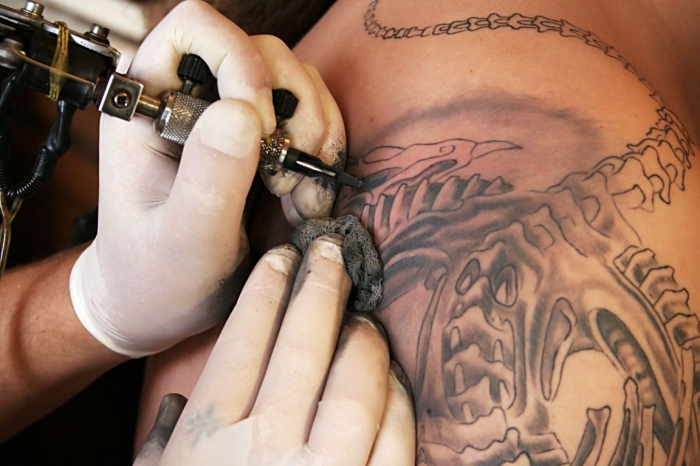 jak otworzyć salon tatuażu