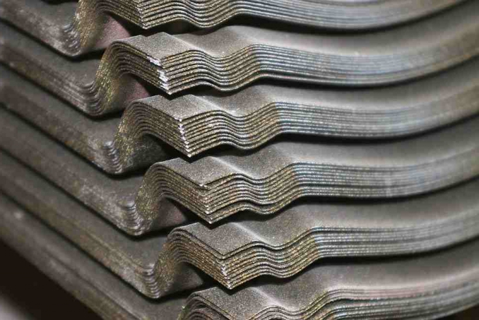 de prijs van apparatuur voor de productie van geprofileerde platen