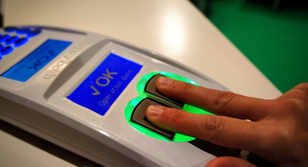 koszt testowania odcisków palców