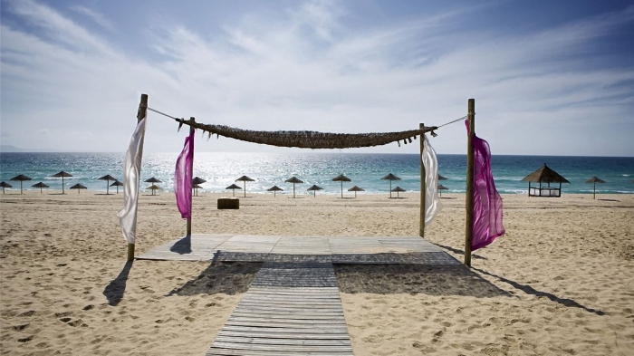 jak wynająć plażę