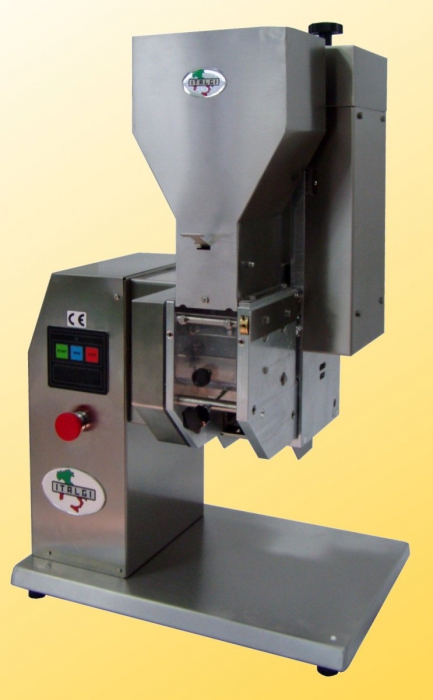 knoedel machine
