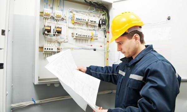 zrzuty elektryków