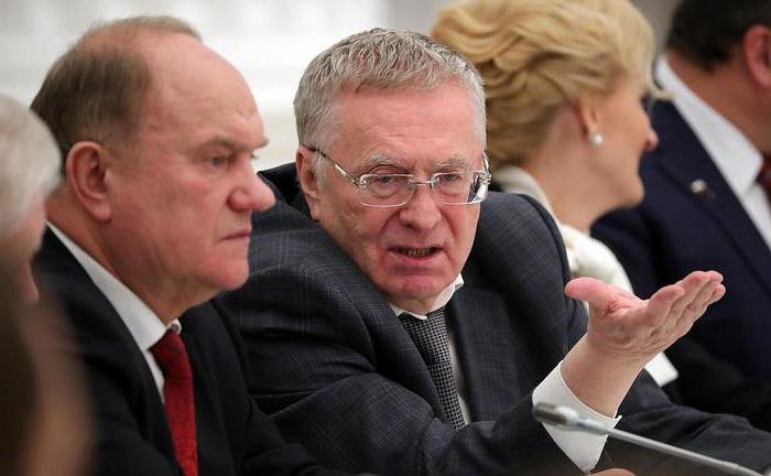 procedura uchwalania prawa przebiega w czterech etapach