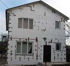 Izolacja termiczna domów z pianką