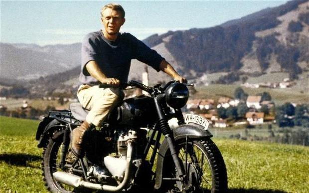 mandat za jazdę na motocyklu bez prawa jazdy