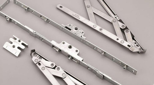 Productie van kunststof hardware