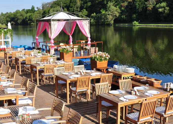 restaurant pier