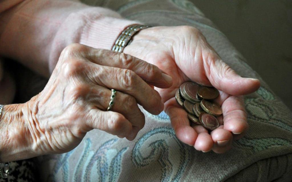 różnice w wysokości emerytów pracujących i niepracujących