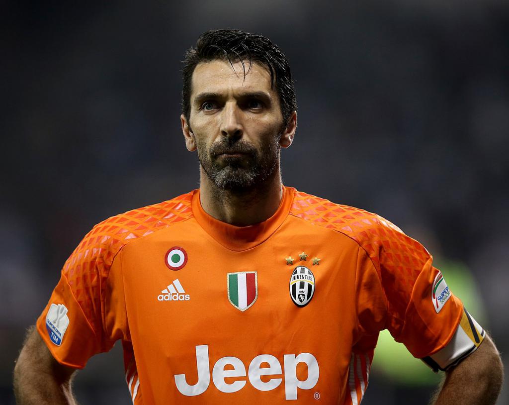 Uhonorowany weteran sportowy Gianluigi Buffon