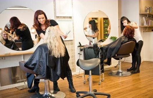 Huur een werkplek in een schoonheidssalon Moskou