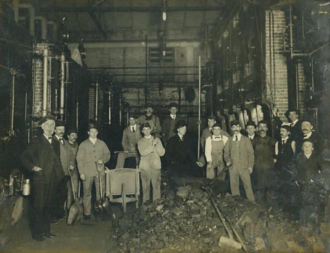 Welke van de tekens kenmerkt een postindustriële samenleving.