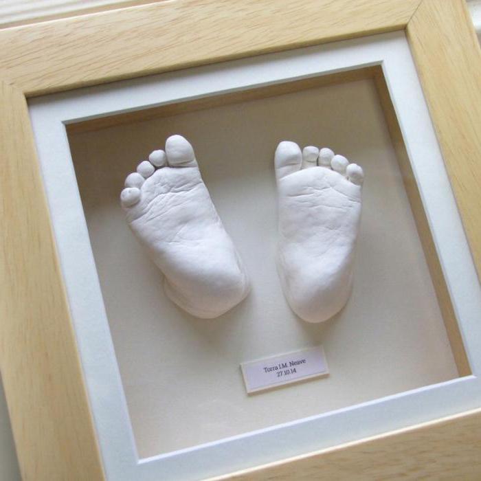  DIY-vingerafdrukken van de handen en voeten van kinderen