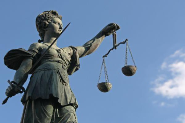 Themis Statua - Sprawiedliwość.