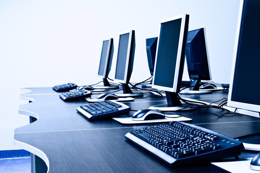 Computers op de tafel