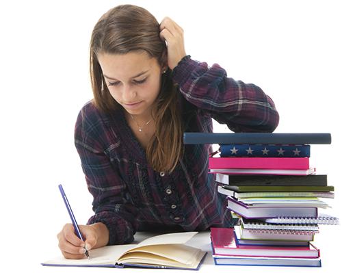 dziewczyna studiuje na dwóch uniwersytetach
