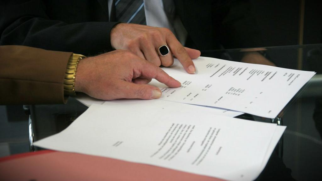 aanvraag voor het verkrijgen van een claim in een voorbeeld van een arbitragehof