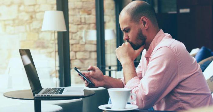 ile zarabia programista freelancer
