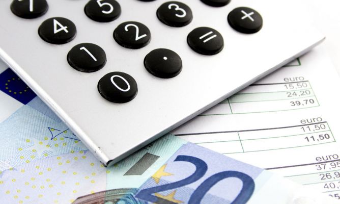 kalkulator średnich miesięcznych zarobków