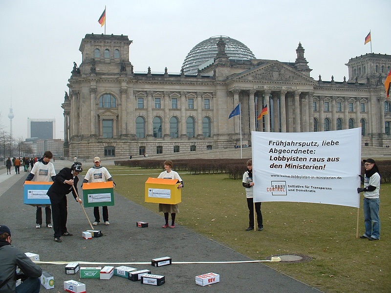 szerokie publiczne oburzenie