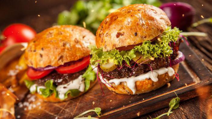 Hamburgers de klok rond Moskou