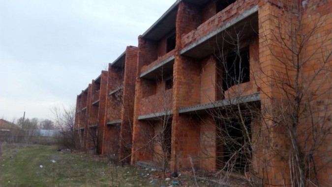 opuszczony plac budowy