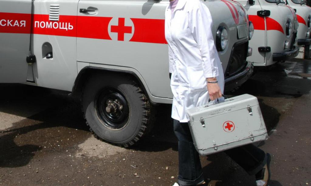 rana kłuta w brzuchu mcb 10