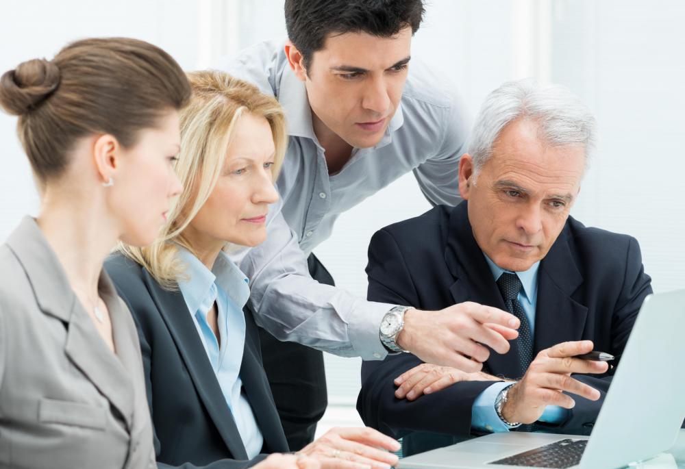 różnice w outsourcingu i outsourcingu