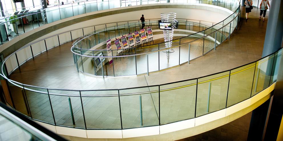 standardy instalacji rampy dla osób niepełnosprawnych