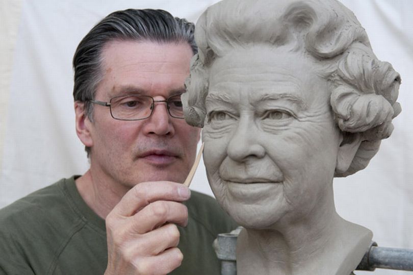 Praca rzeźbiarza