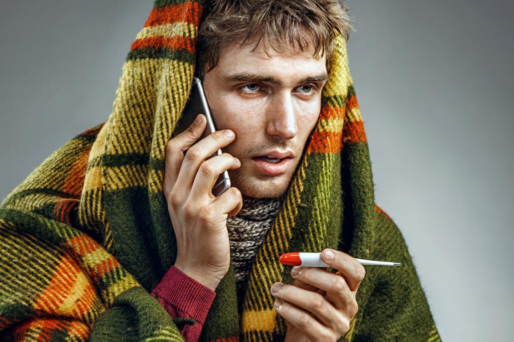 Zimny ​​facet z telefonem