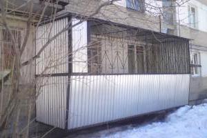 budowa balkonu na parterze