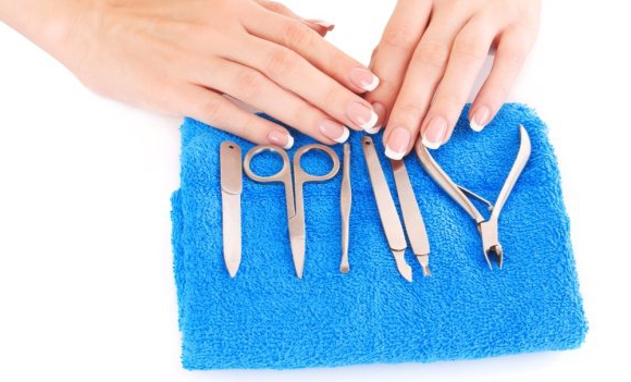 sprzęt do manicure