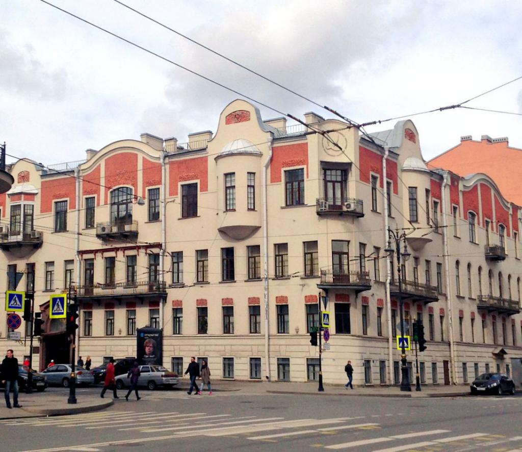 Uniwersytet w Petersburgu: widok z ulicy