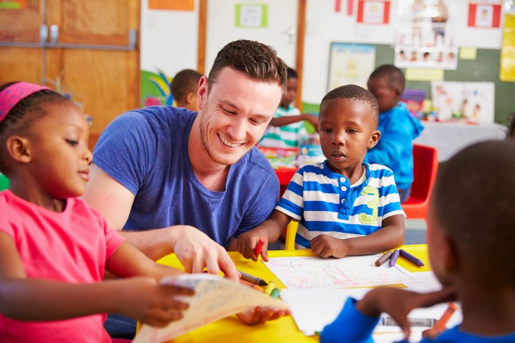 Vrijwilliger werkt met kinderen.