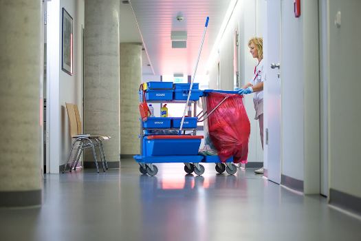 średnie wynagrodzenie pielęgniarki w szpitalu